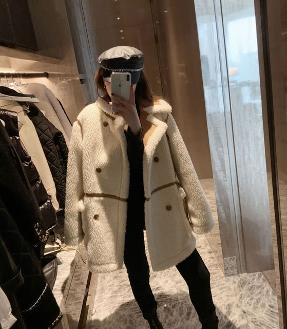 Flauschiger Mantel mit Umlegekragen und aufgesetzten Taschen Fashion Bullet